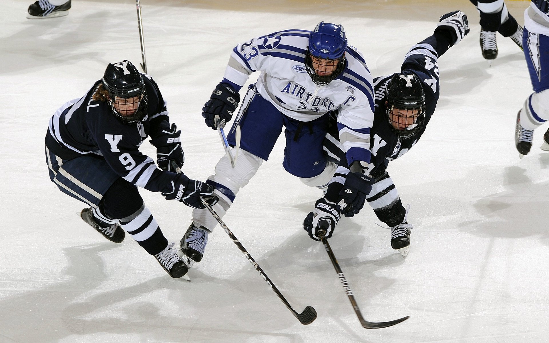 开云官网-战术调整,球队如何面对最后冲刺?,最后时刻对无球人犯规